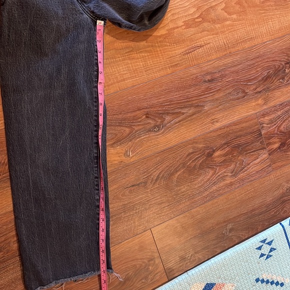 Levi’s Black ribcage straight from Aritzia - Picture 3 of 5